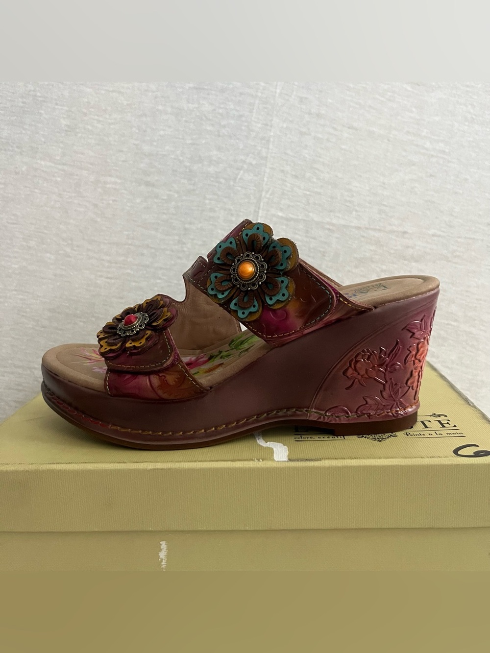 L'Artiste Spring Step Bleeker Floral Embellished Tooled Leather Wedge Sandals - Picture 3 of 8